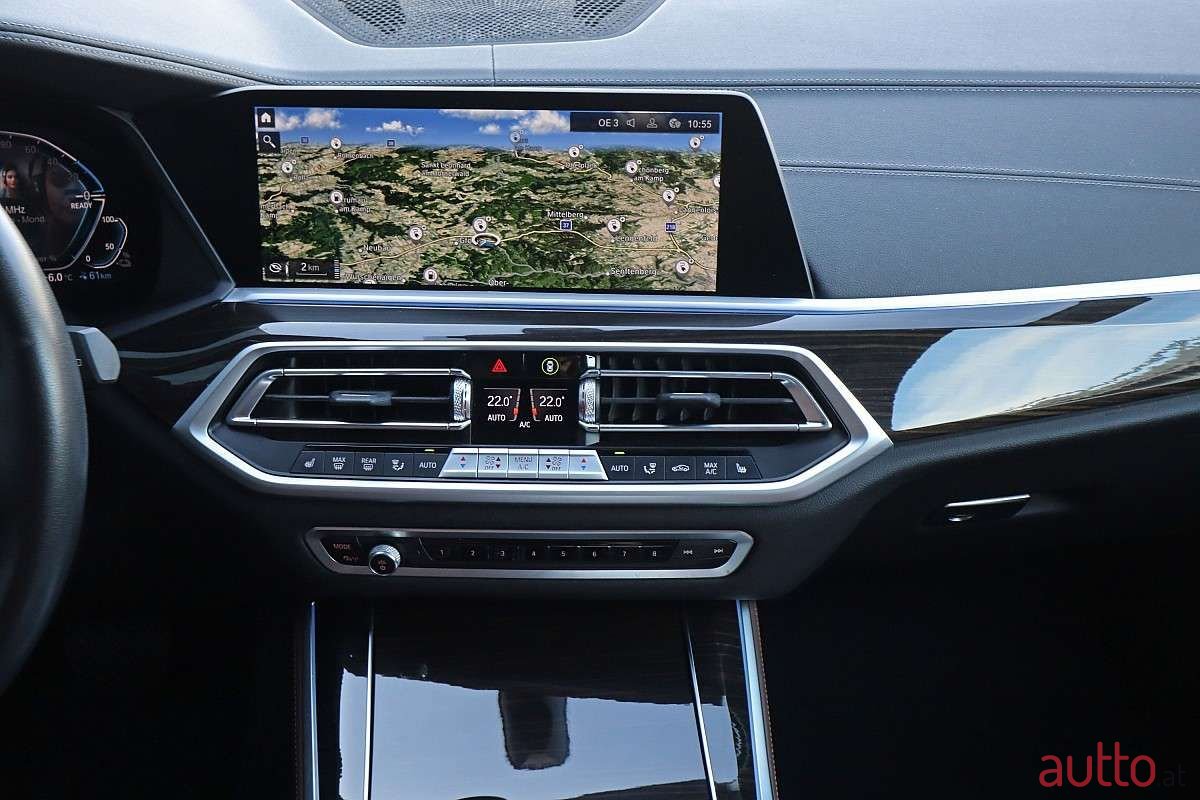 2021' BMW X5 photo #5