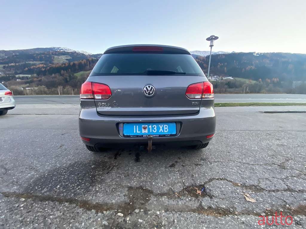 2010' Volkswagen Golf photo #2