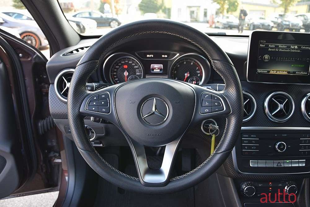 2016' Mercedes-Benz A-Klasse photo #5