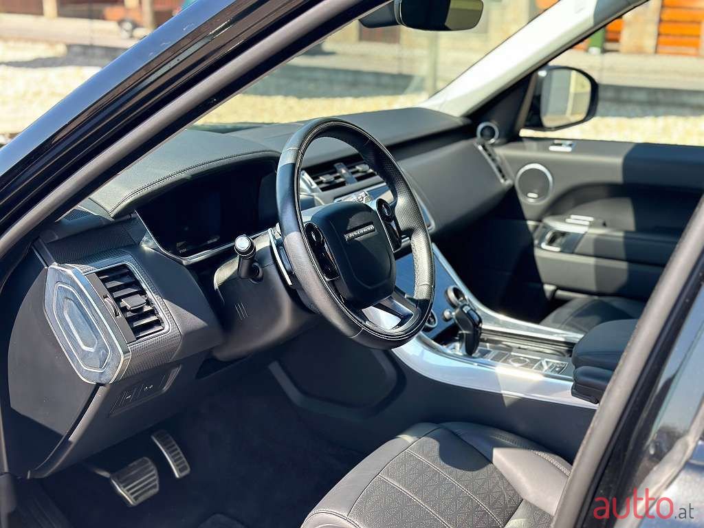 2019' Land Rover Range Rover Sport photo #5