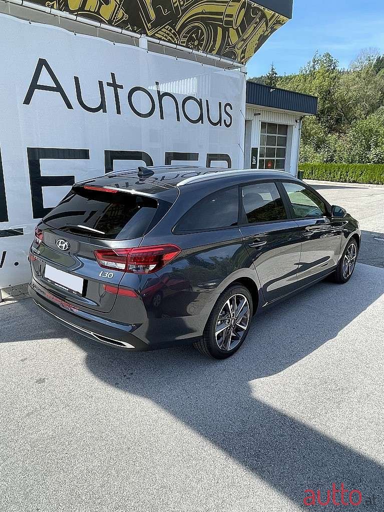 2022' Hyundai i30 photo #5