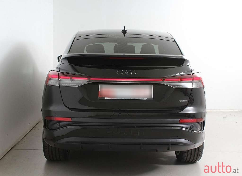 2023' Audi Q4 photo #4