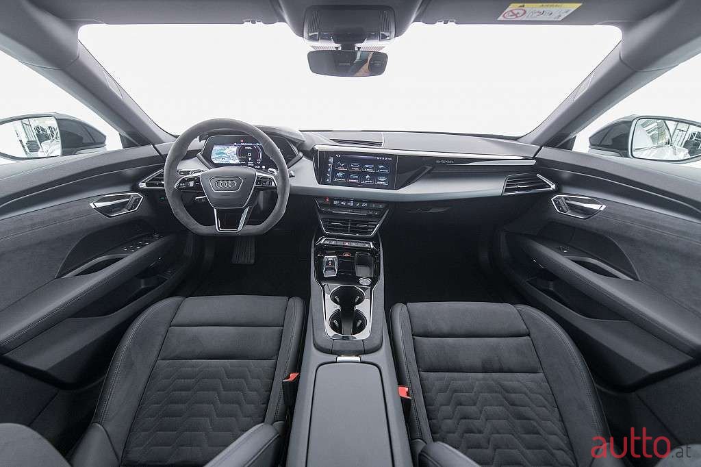 2021' Audi E-Tron photo #4