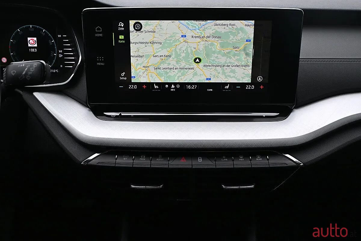2023' Skoda Octavia photo #5