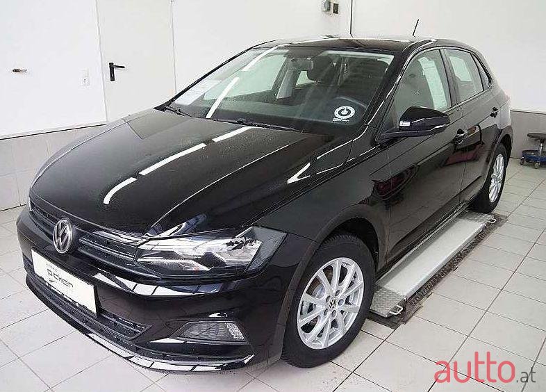 2019' Volkswagen Polo photo #1