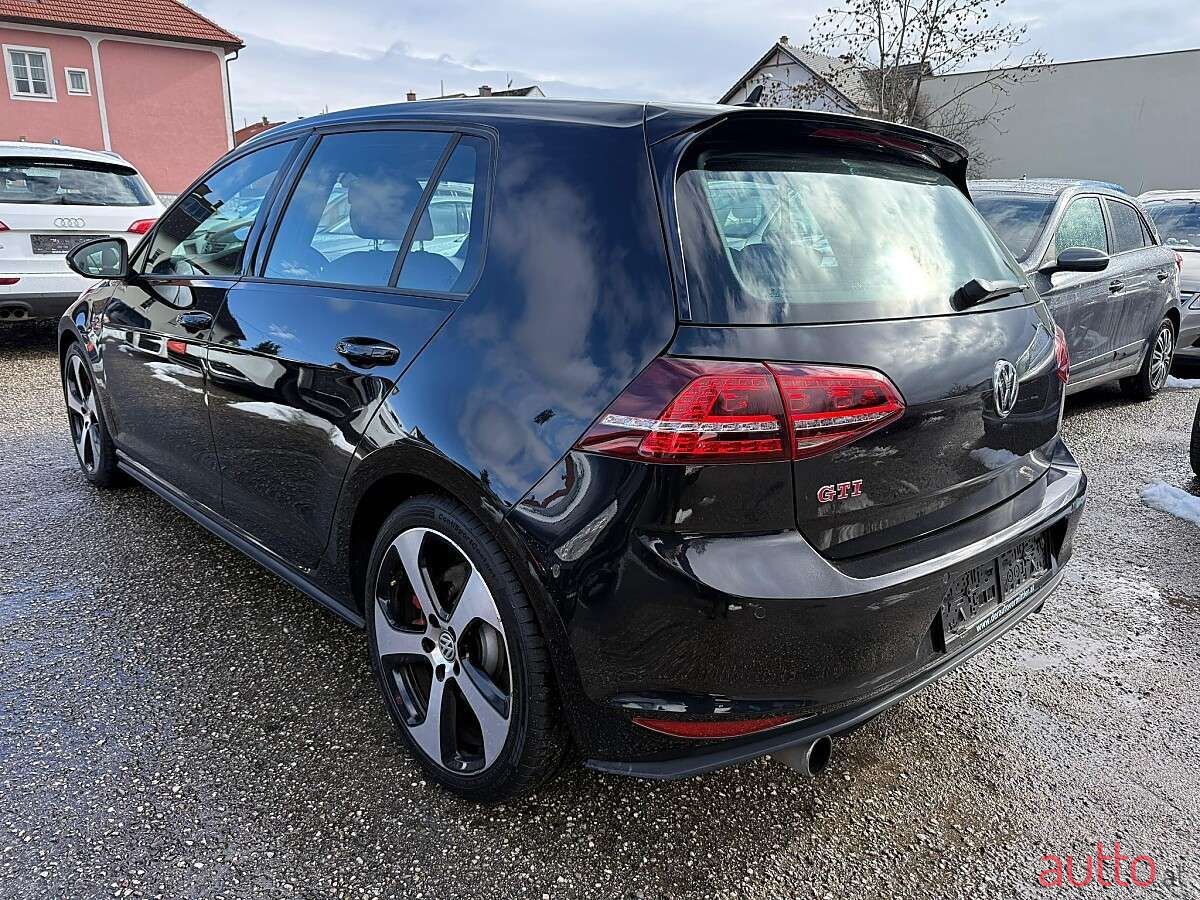 2013' Volkswagen Golf photo #3