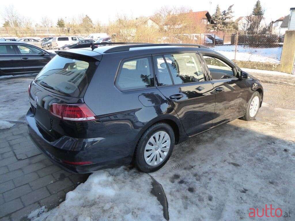 2020' Volkswagen Golf photo #6