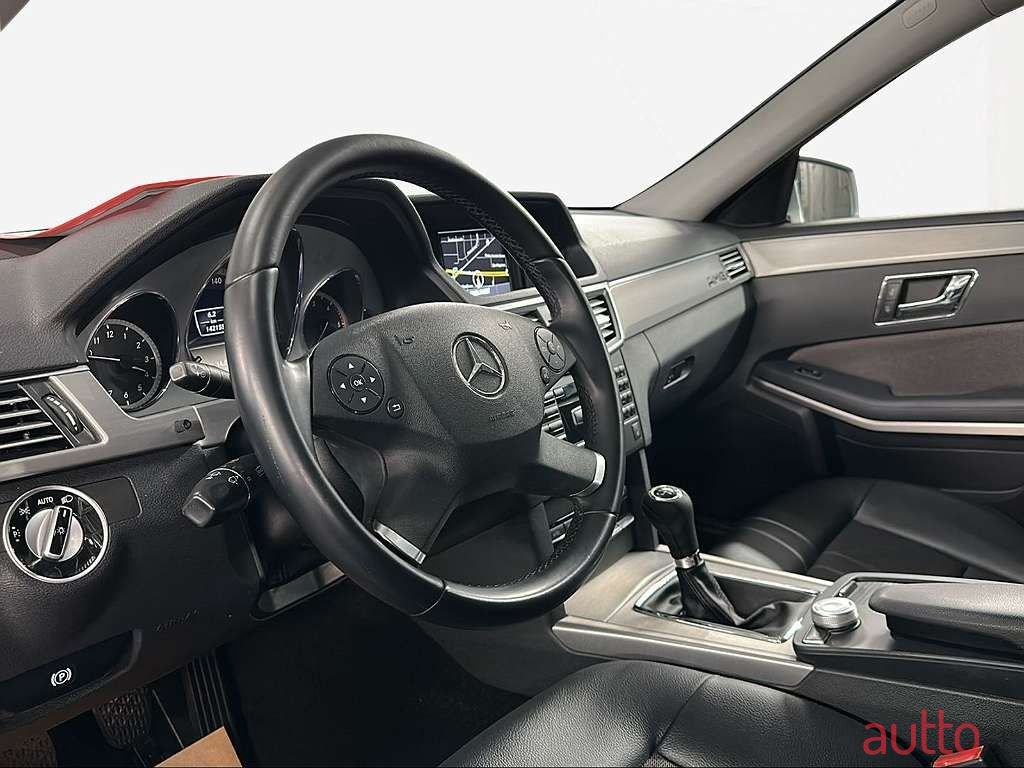 2012' Mercedes-Benz E-Klasse photo #6
