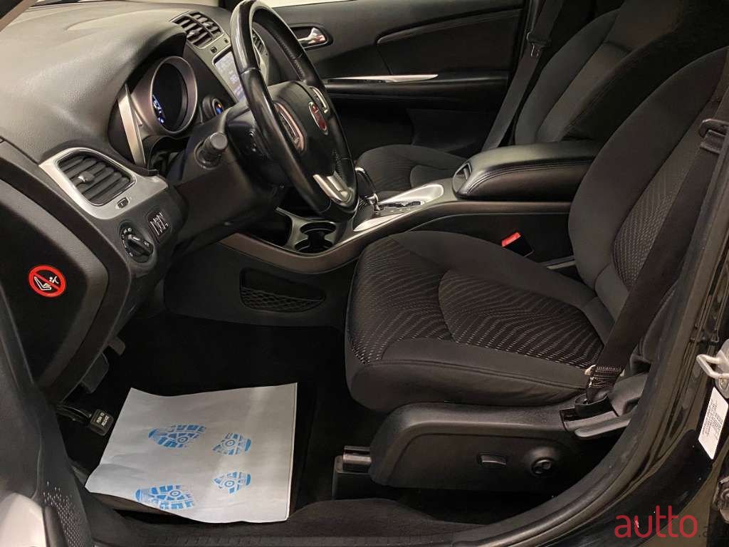 2012' Fiat Freemont photo #5