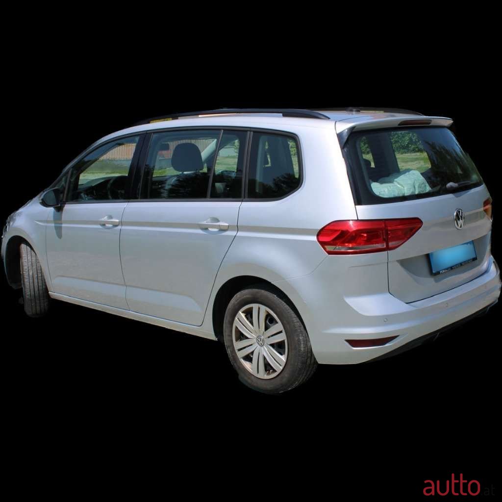 2018' Volkswagen Touran photo #5