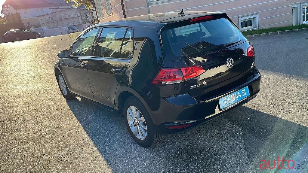 2015' Volkswagen Golf photo #3