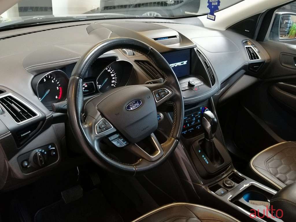 2017' Ford Kuga photo #5