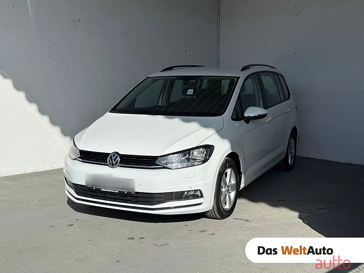 2018' Volkswagen Touran photo #1