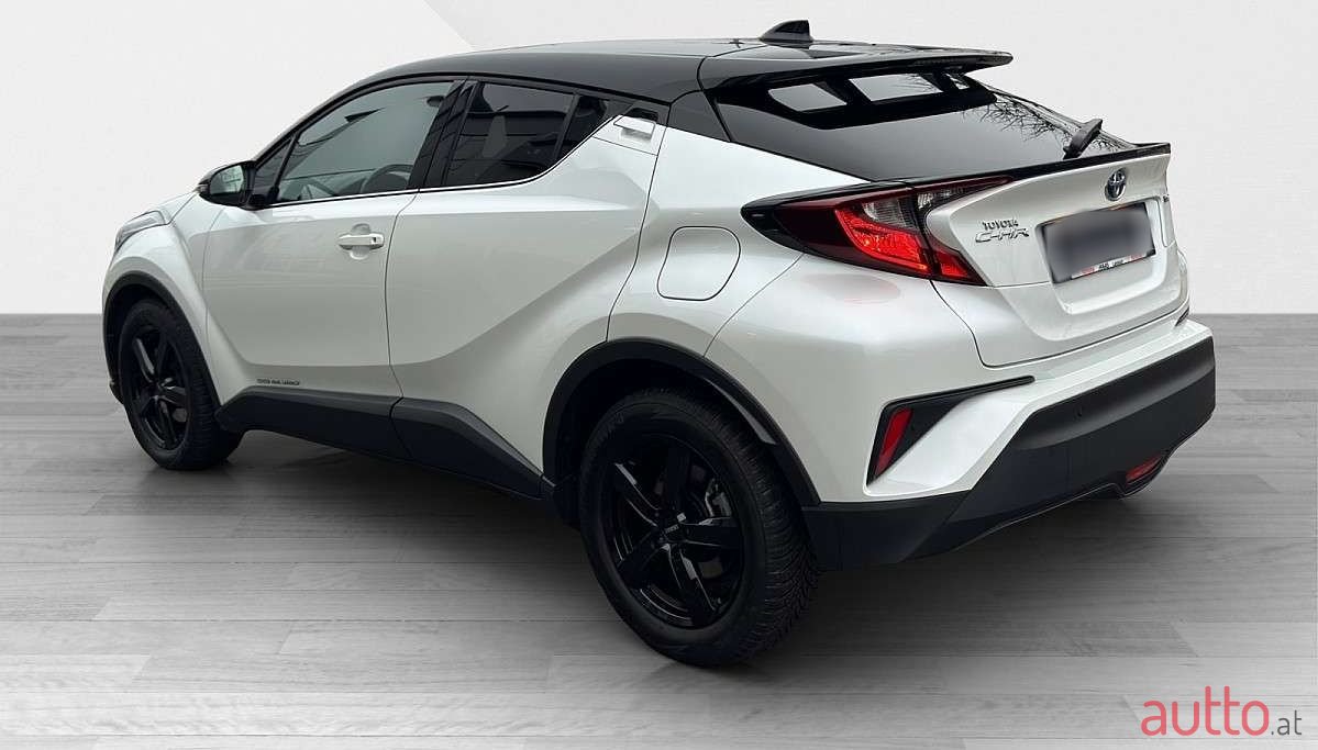 2022' Toyota C-HR photo #3