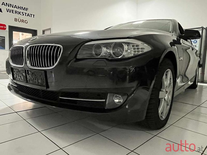 2011' BMW 5Er-Reihe photo #1