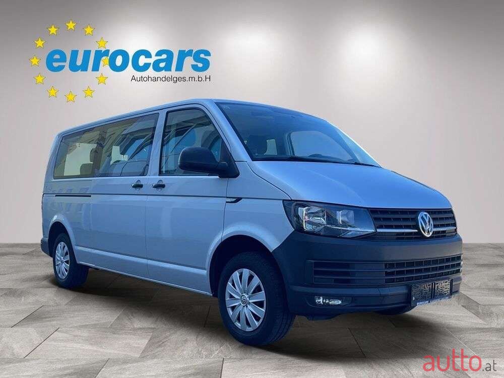 2018' Volkswagen Caravelle photo #3