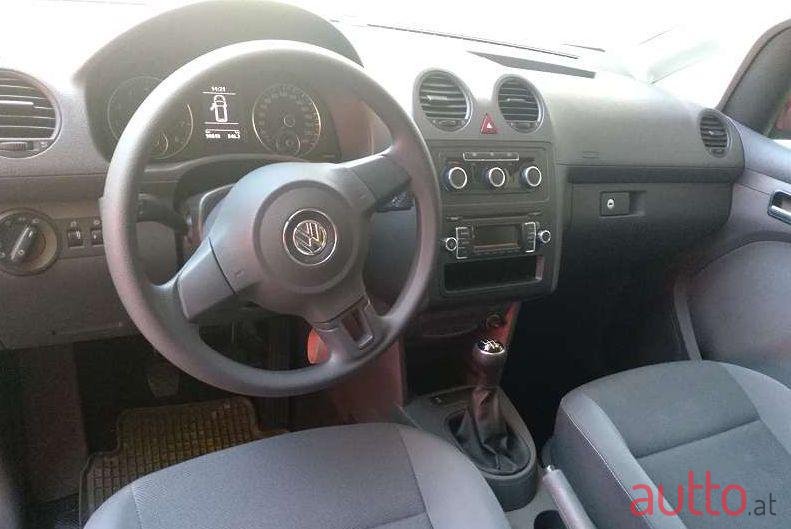2011' Volkswagen Caddy photo #2
