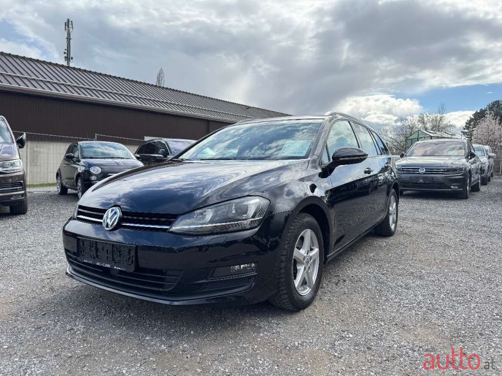 2017' Volkswagen Golf photo #3