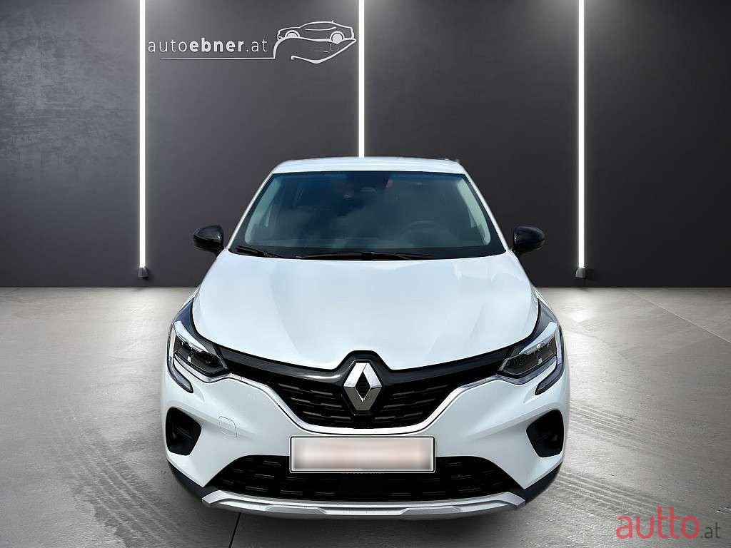 2023' Renault Captur photo #2