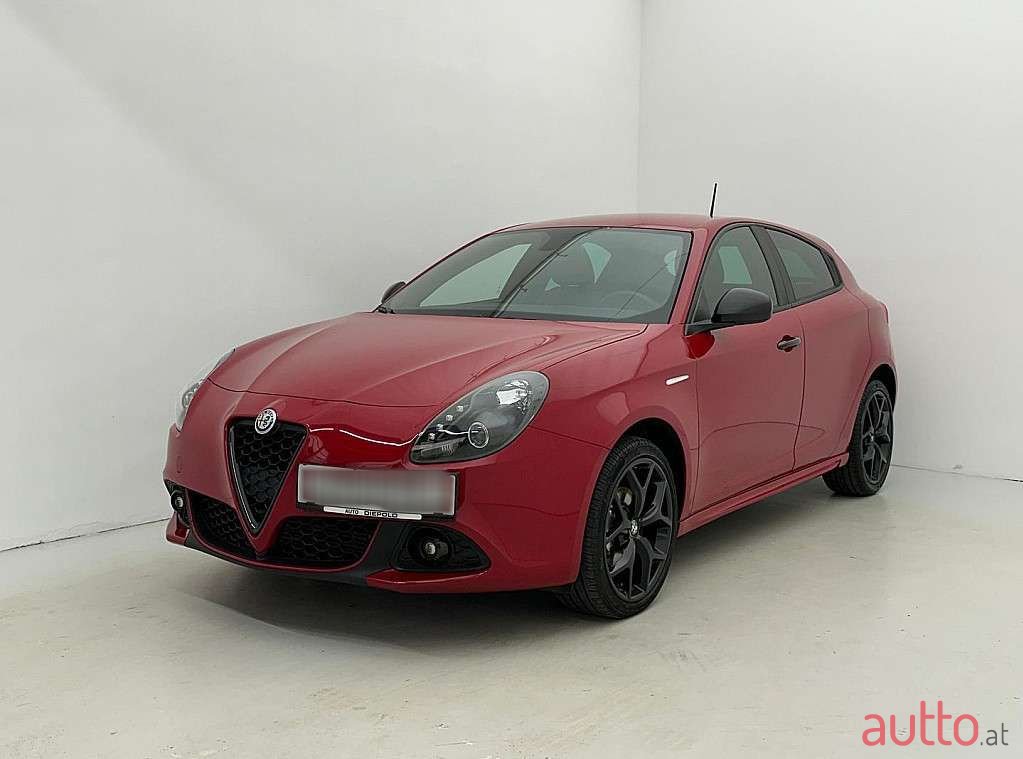 2019' Alfa Romeo Giulietta photo #1