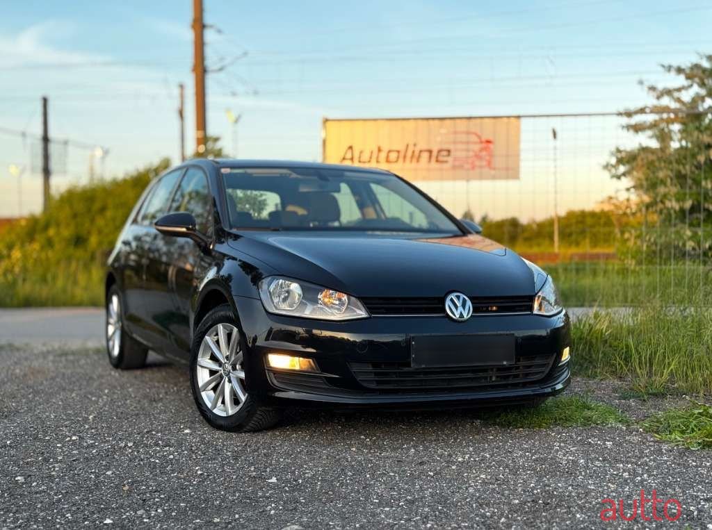 2015' Volkswagen Golf photo #1