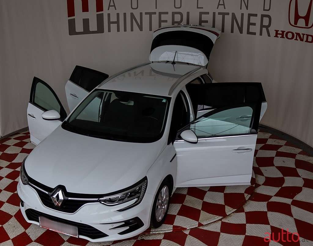 2022' Renault Megane photo #3