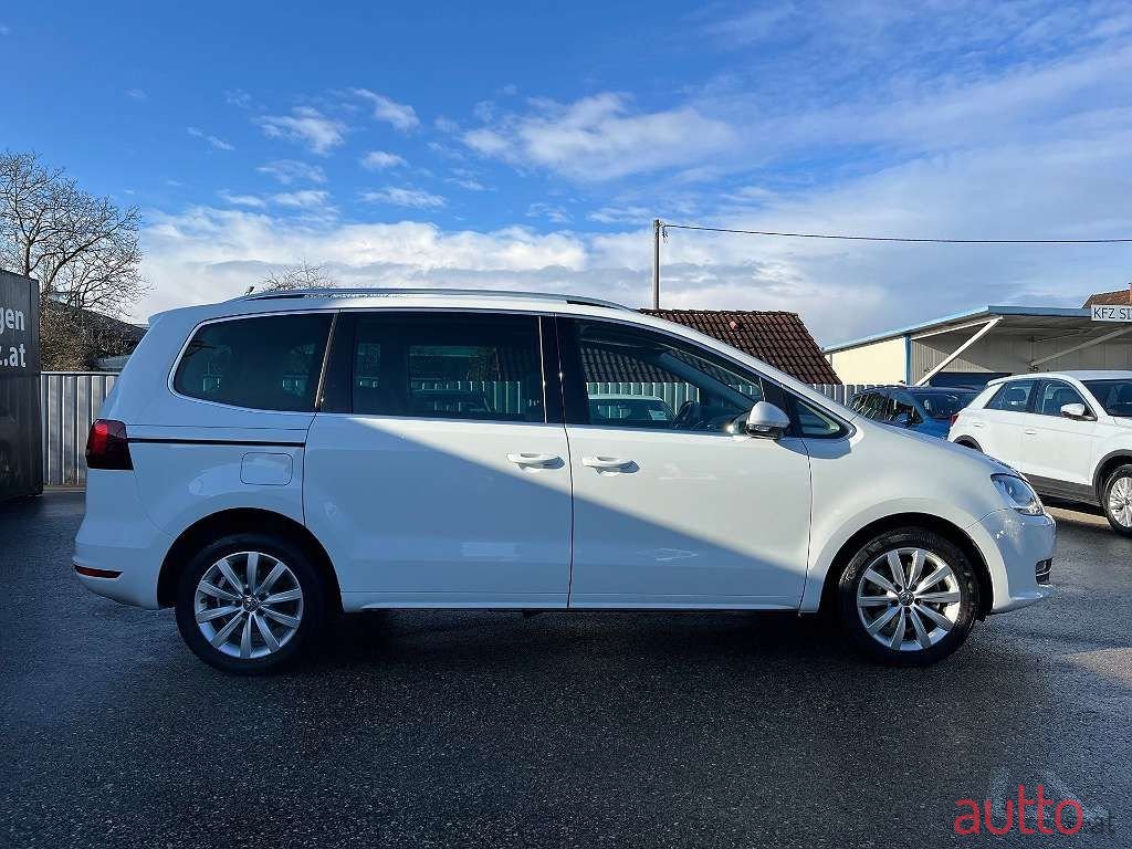 2020' Volkswagen Sharan photo #2
