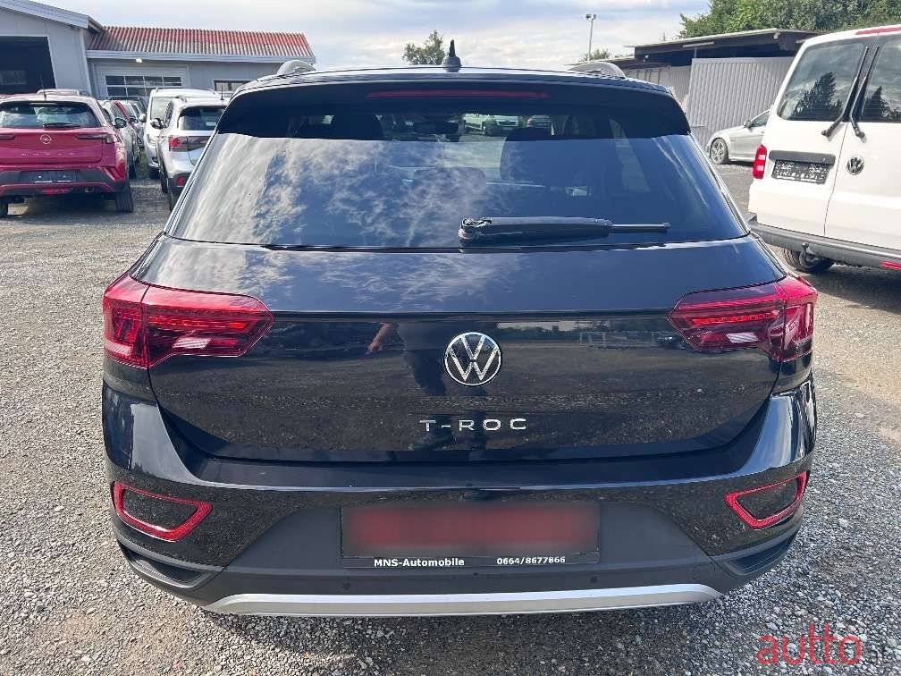 2023' Volkswagen T-Roc photo #4