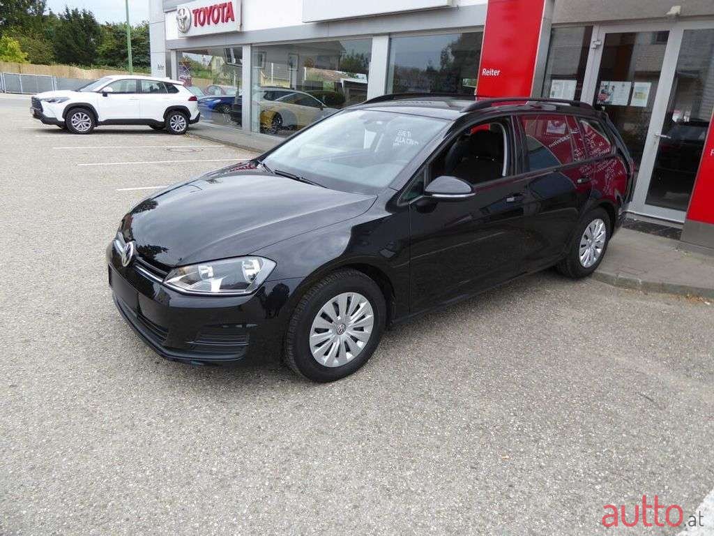 2016' Volkswagen Golf photo #2