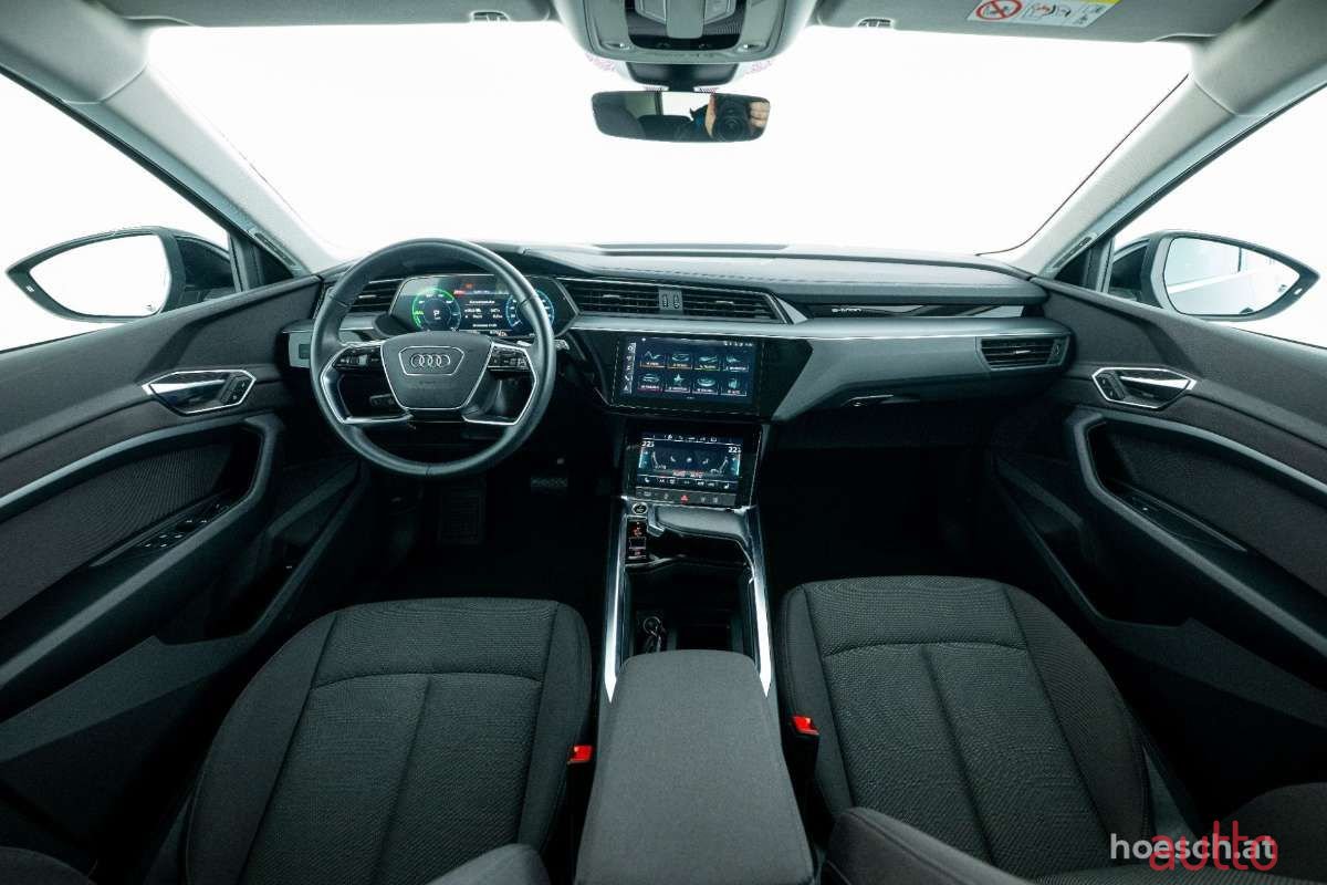 2022' Audi e-tron photo #5