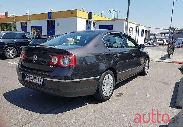 2008' Volkswagen Passat photo #1