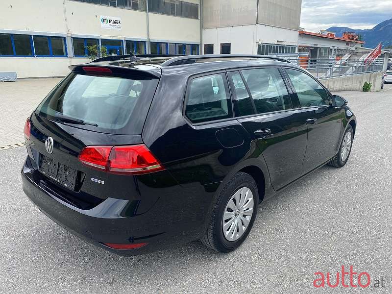 2015' Volkswagen Golf photo #4