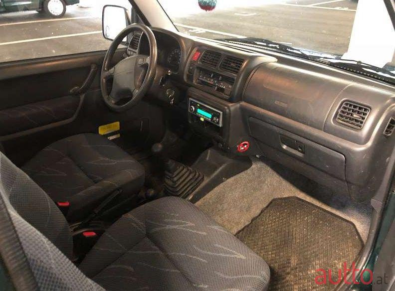 2005' Suzuki Jimny photo #2