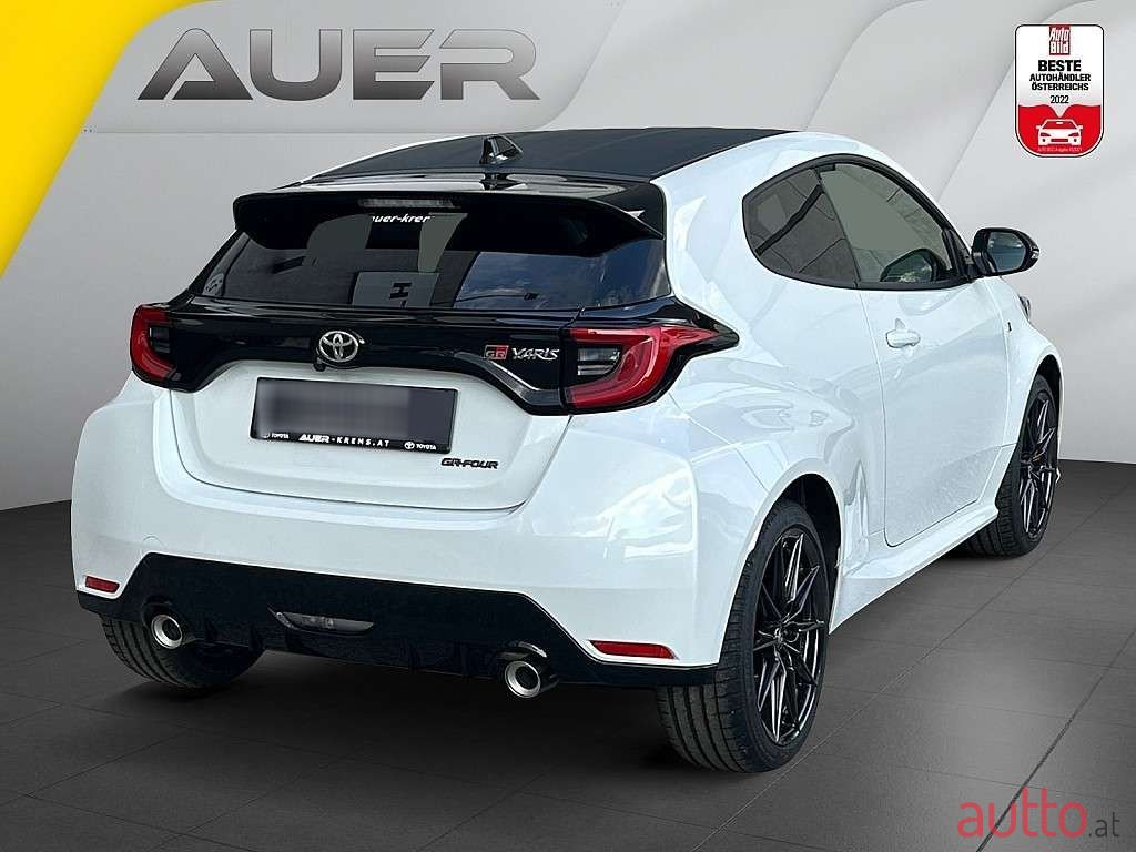 2024' Toyota Yaris photo #4