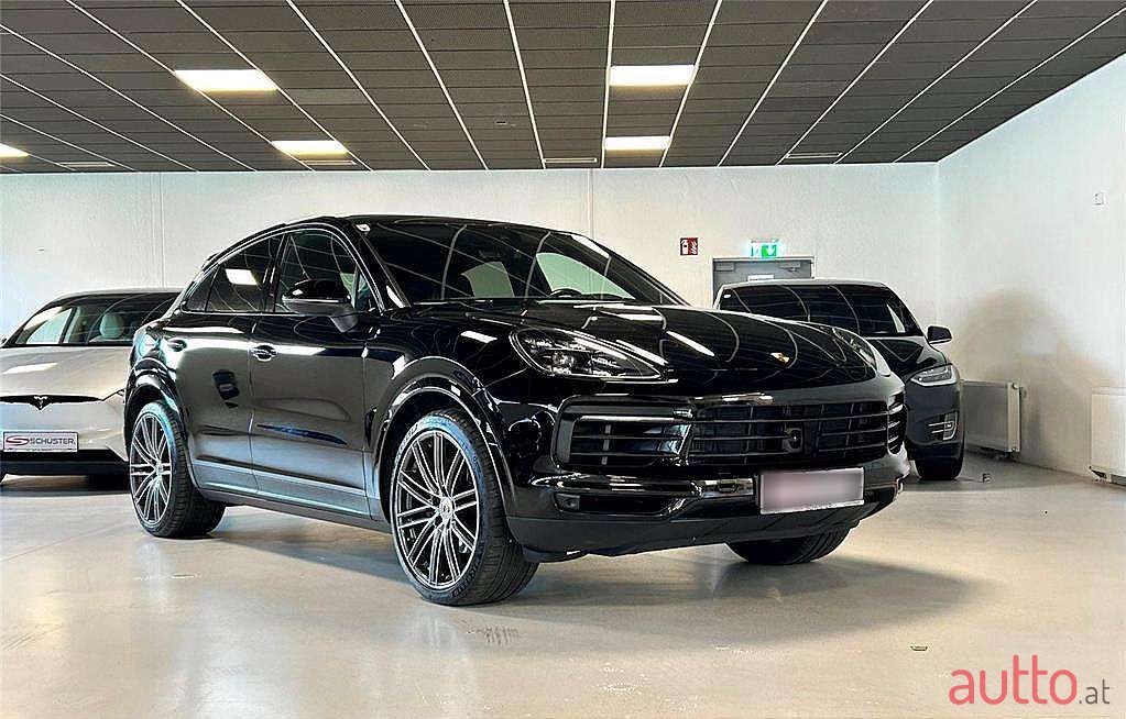 2019' Porsche Cayenne photo #2