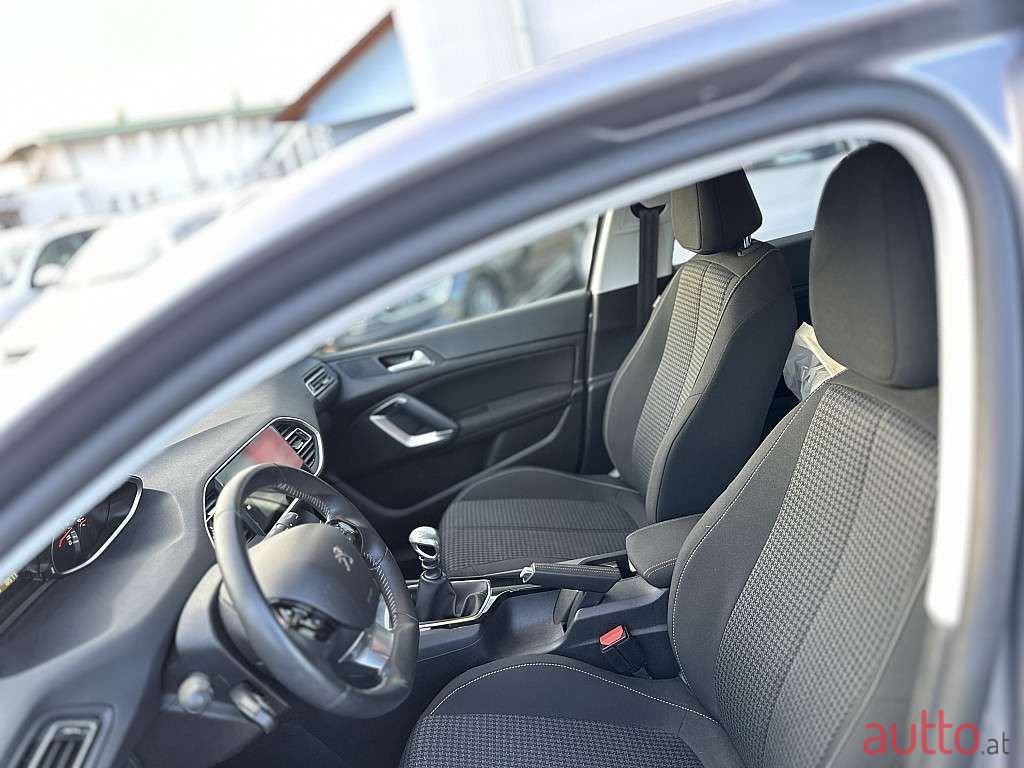 2019' Peugeot 308 photo #6