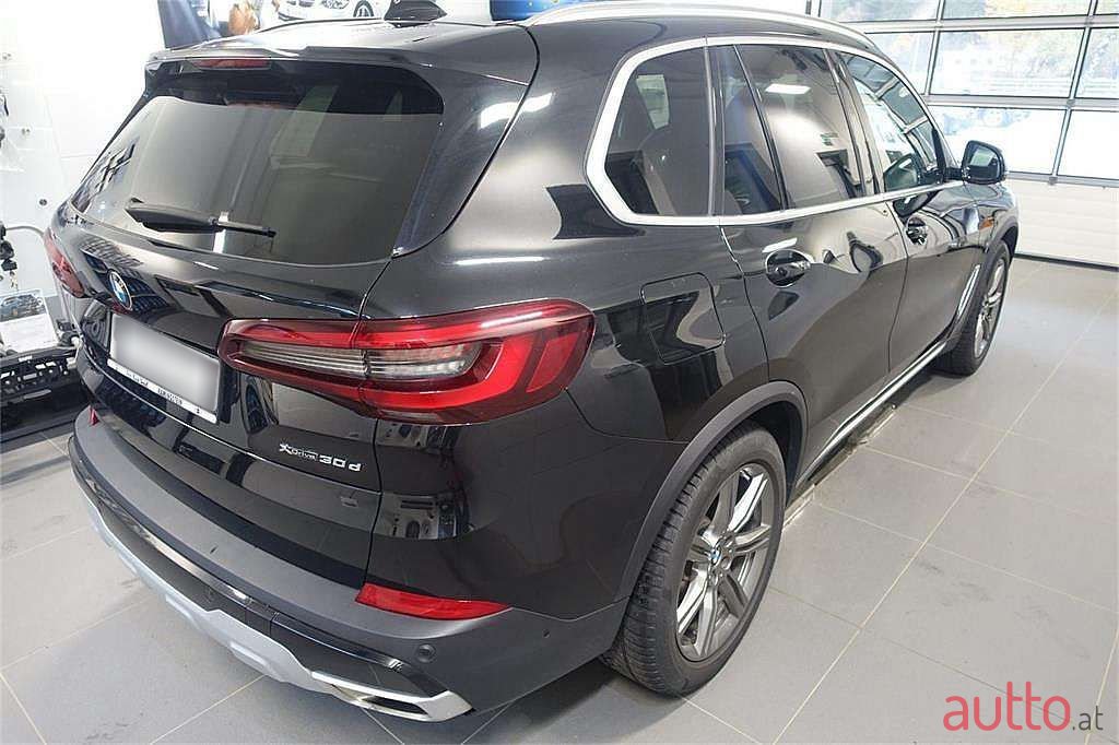 2022' BMW X5 photo #5