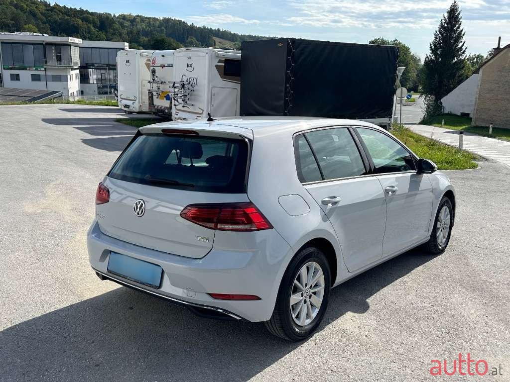 2018' Volkswagen Golf photo #5