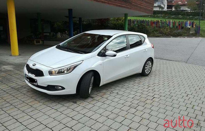 2012' Kia Ceed photo #1