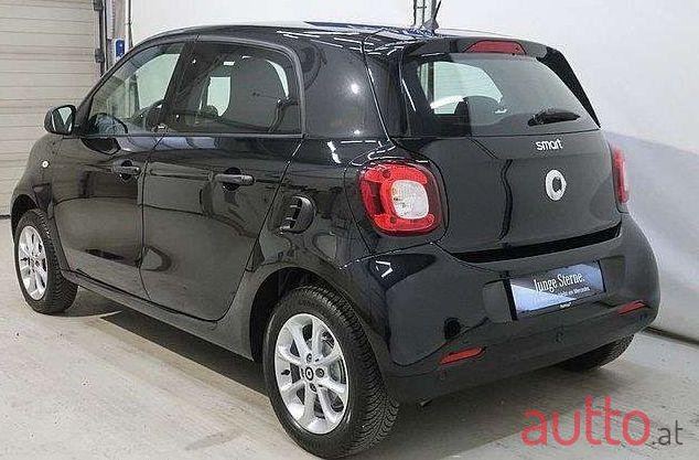 2019' Smart Forfour photo #1