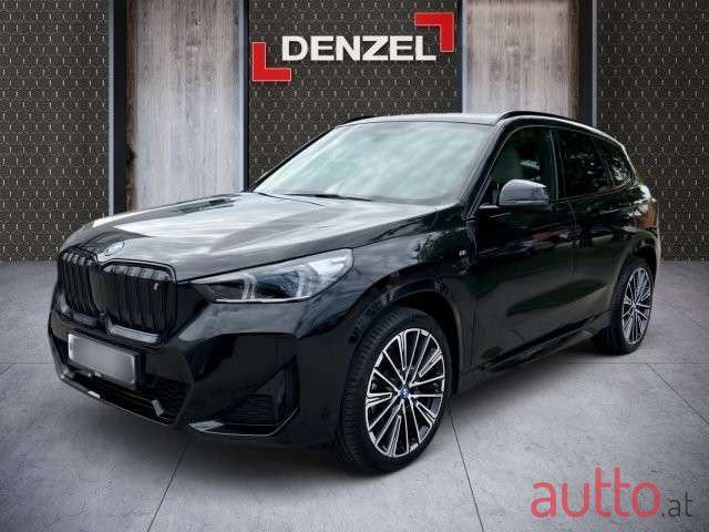 2023' BMW iX1 photo #1