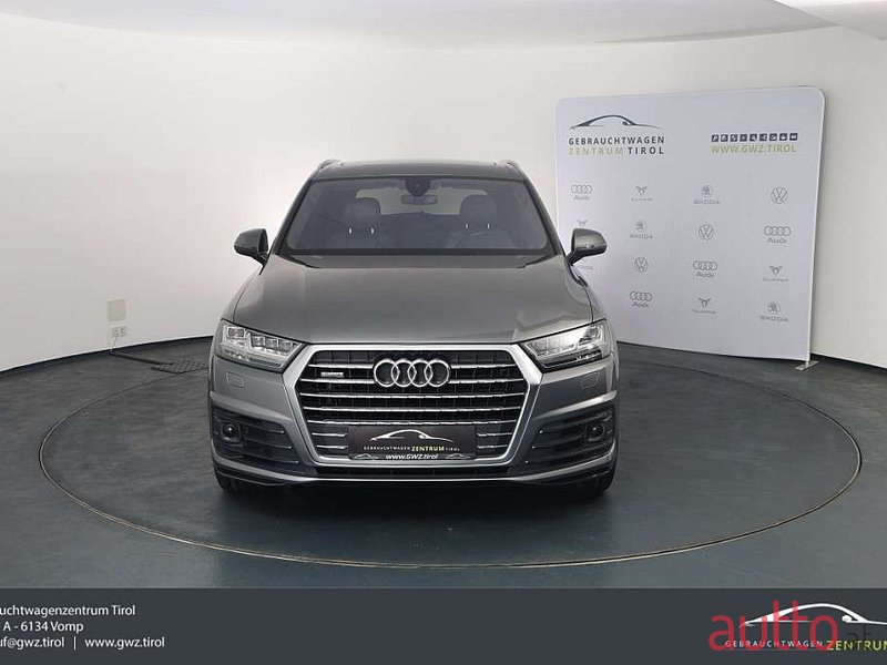 2015' Audi Q7 photo #2