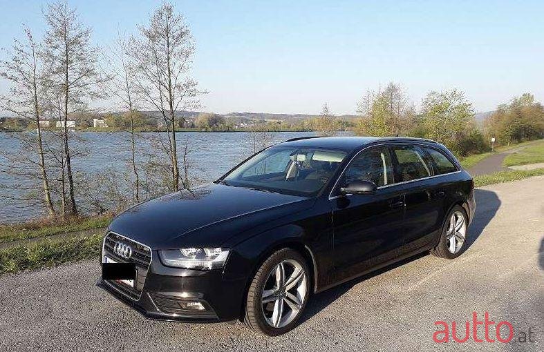 2012' Audi A4 photo #1
