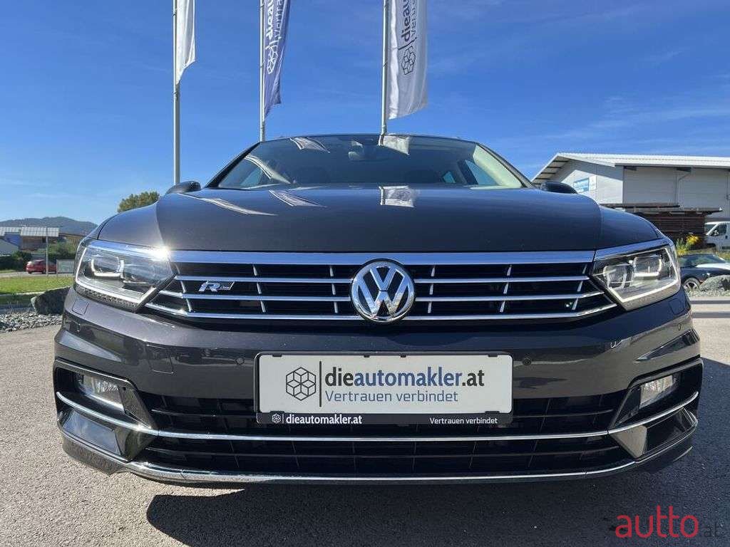2019' Volkswagen Passat photo #3