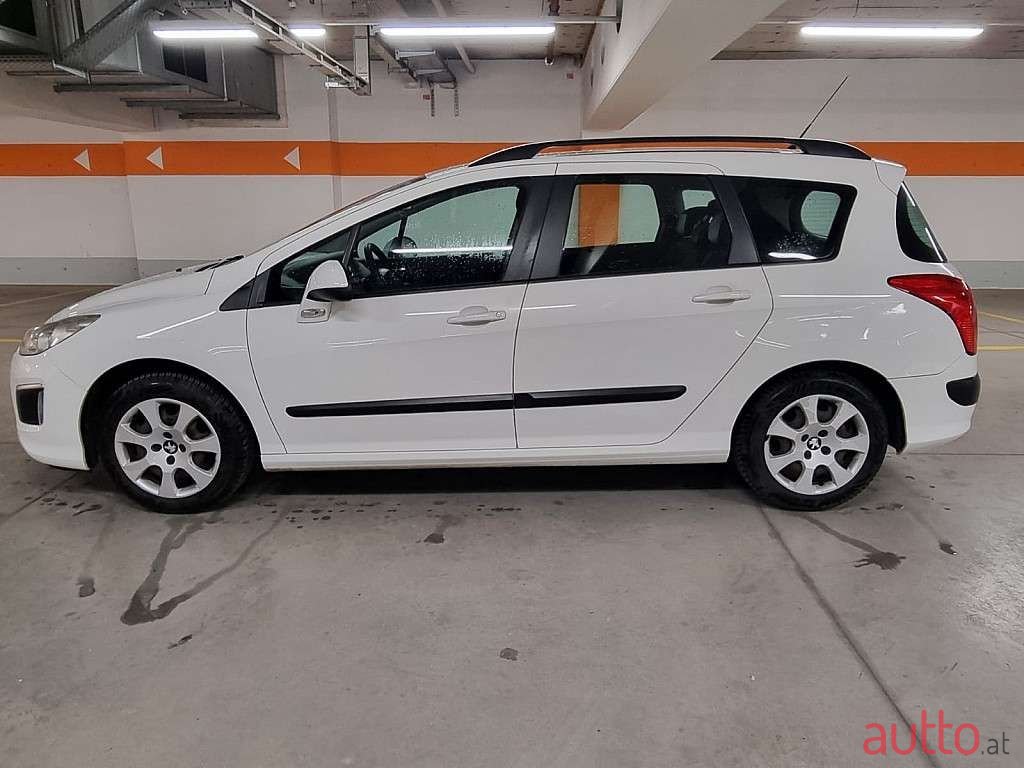 2011' Peugeot 308 photo #5