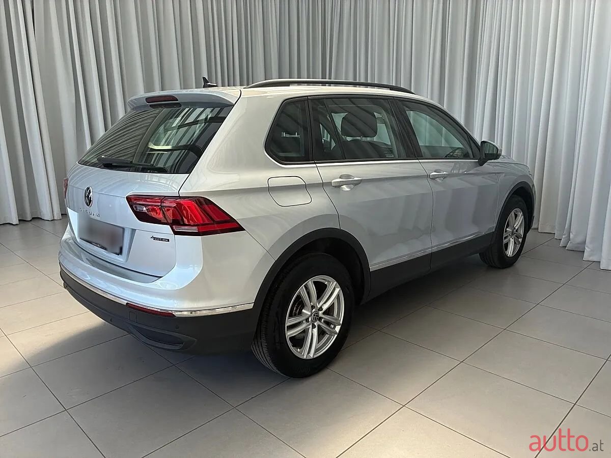 2023' Volkswagen Tiguan photo #5