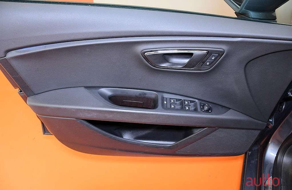 2016' SEAT Leon photo #5
