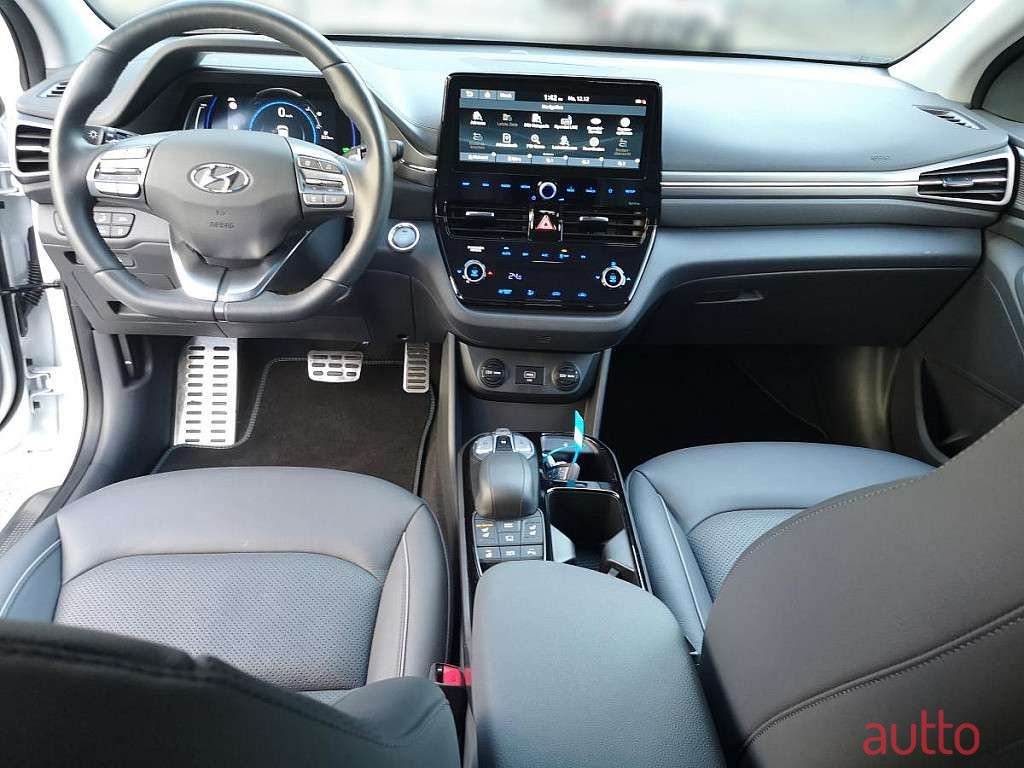 2021' Hyundai Ioniq photo #4