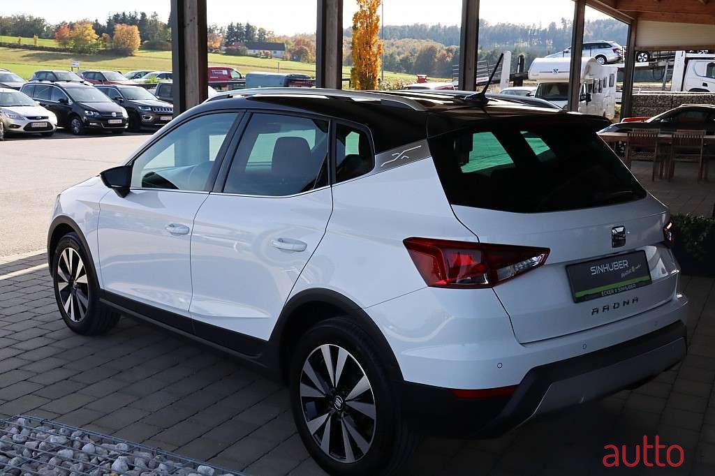 2020' SEAT Arona photo #3