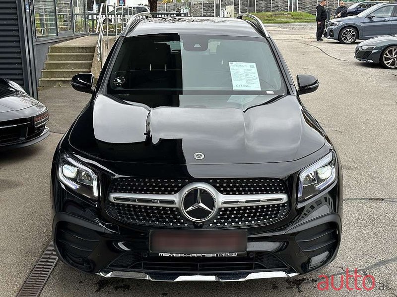 2023' Mercedes-Benz GLB photo #3